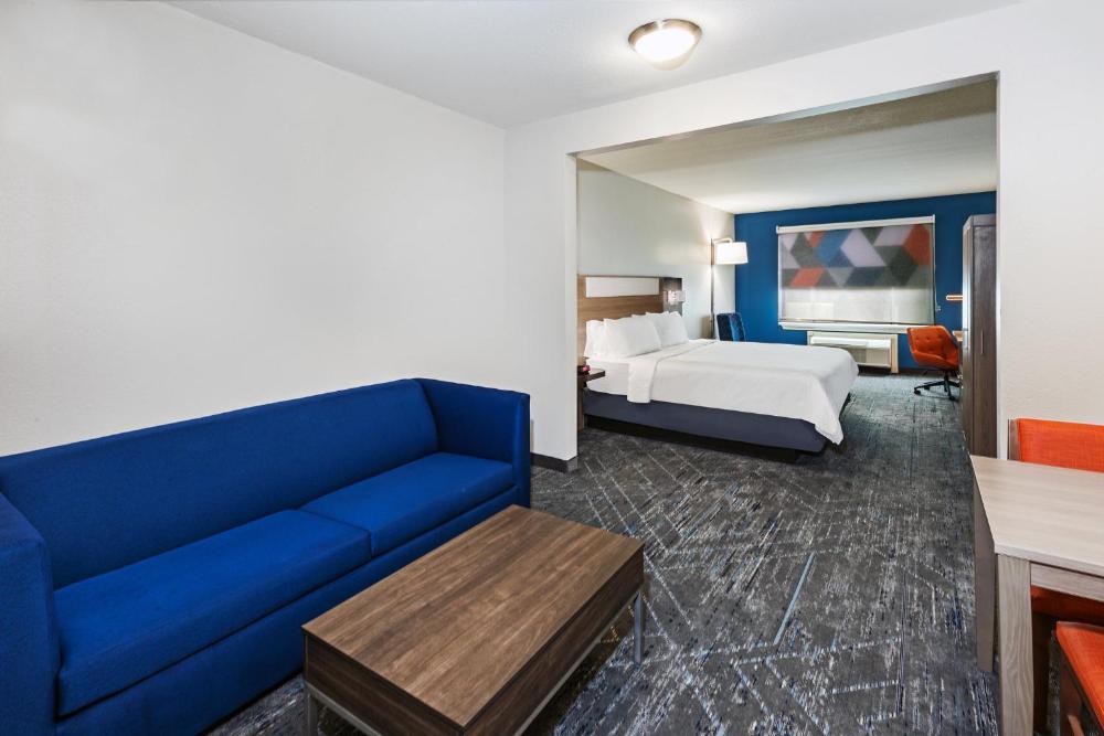 King Suite with Sofa Bed - Non-Smoking interior